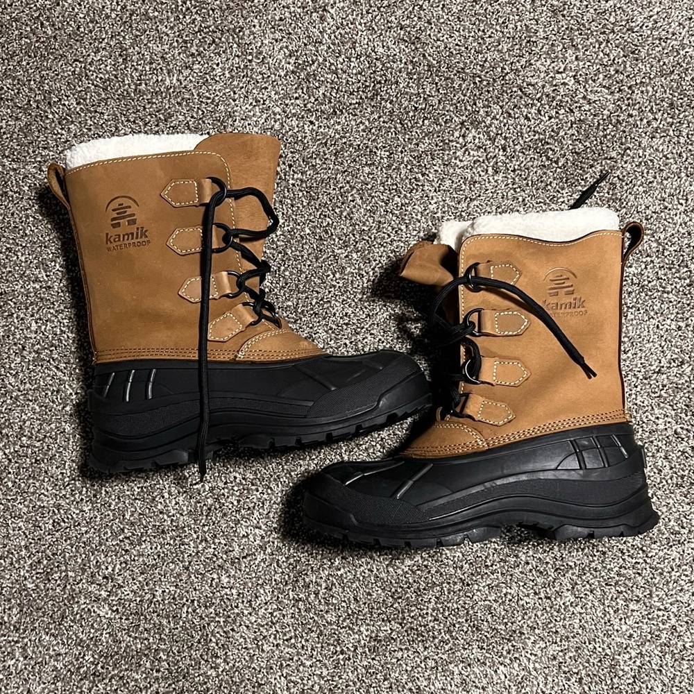 Kamik Size 8 Brown and Black Snow Boots